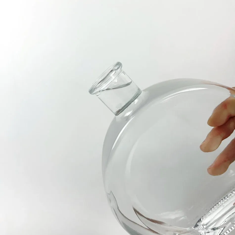 700ml 800g Rounded Circular Nummular Tequila Gin Brandy Glass Bottles With T Cork