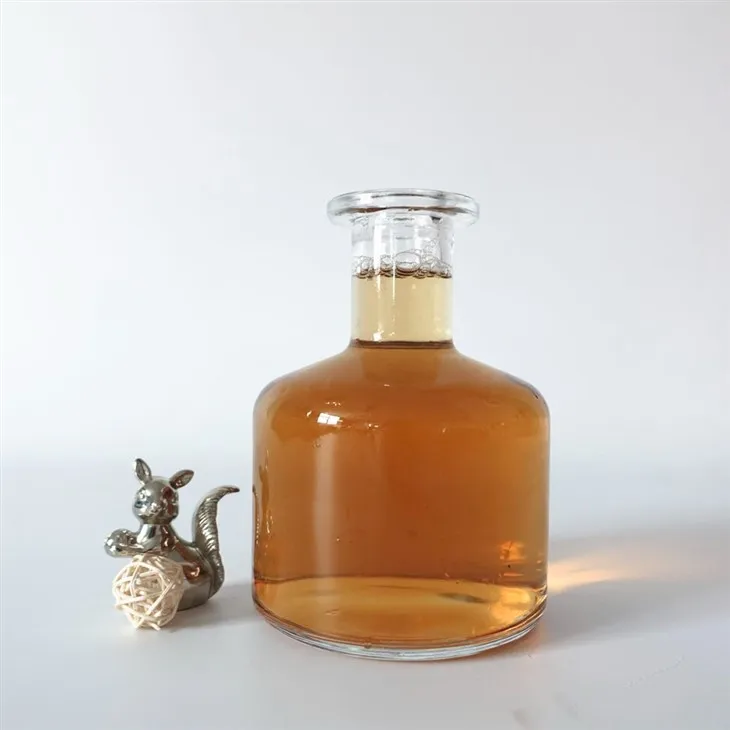 750 ml 560 g Crystal White Pot Bellied Glass Láhev na likér Tovární cena